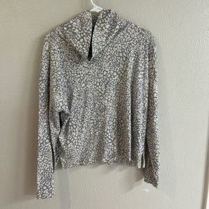 Banana Republic Slouchy Turtleneck Long Sleeve - Women’s M